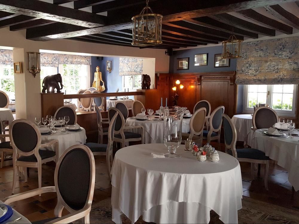 Logis - Hotel & Restaurant Le Gonfalon Germigny-l'Eveque 外观 照片